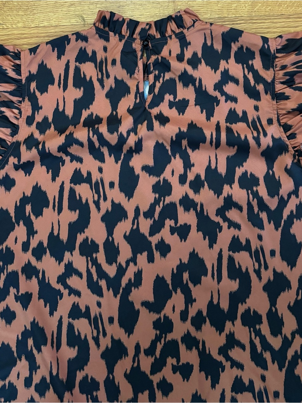 Shein Blouse Women’s 1XL Brown/Black Animal Print High Neck Shirt Keyhole- Back - Picture 5 of 7